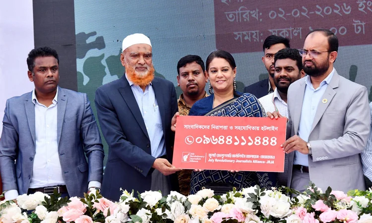 পেশাদারিত্বের বিষয়ে সাংবাদিকদের আপসহীন হতে হবে: তথ্য উপদেষ্টা
