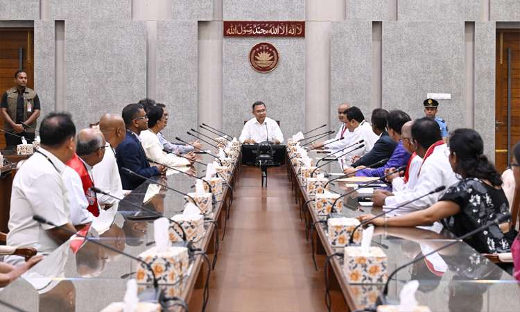 প্রধানমন্ত্রীর সঙ্গে প্রোটেস্ট্যান্ট চার্চের নেতৃবৃন্দের শুভেচ্ছা বিনিময়