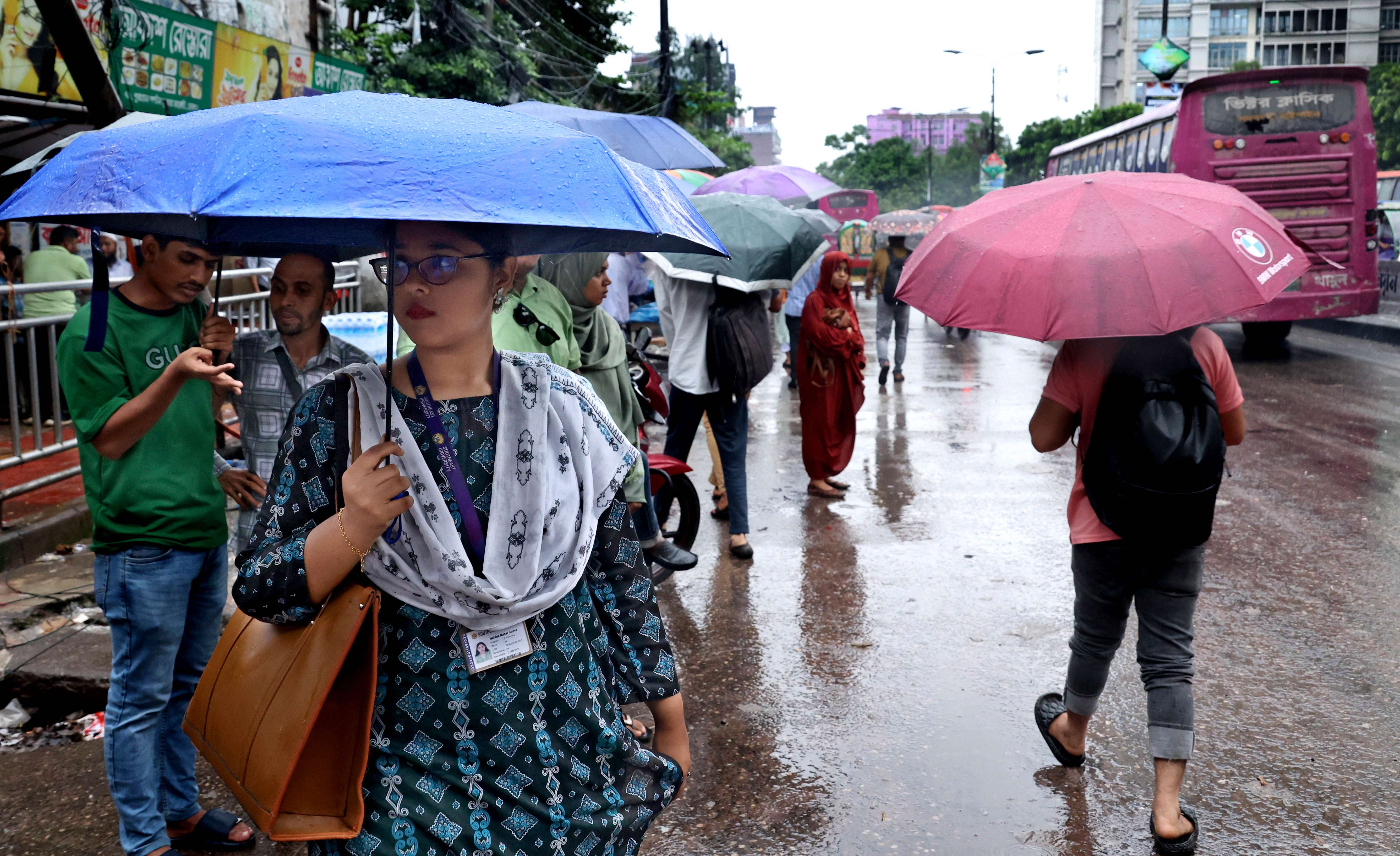 বৃষ্টিপাত বাড়তে পারে, কিছু এলাকায় ভারী বর্ষণের সতর্কতা