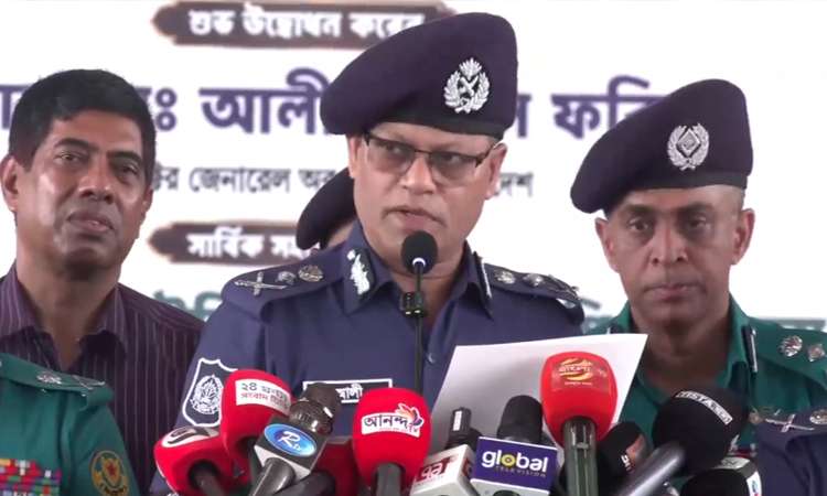 পূর্বাচলে ‘বরকাউ পুলিশ ক্যাম্প’ উদ্বোধন করলেন আইজিপি