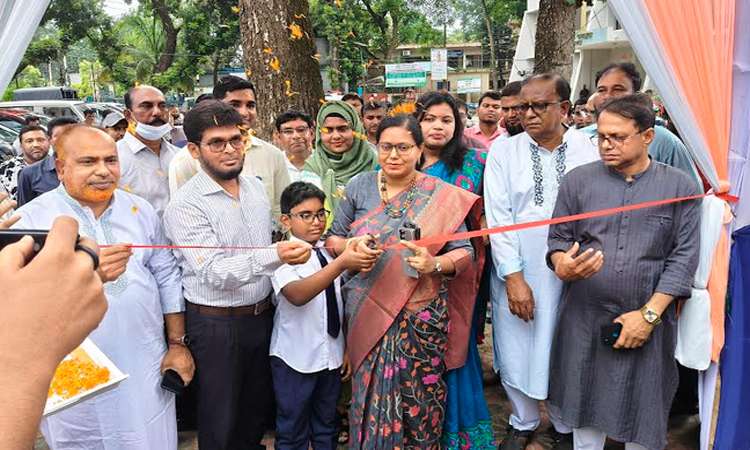 রাজবাড়ীতে শুরু হলো ৩ দিনব্যাপী ফল মেলা